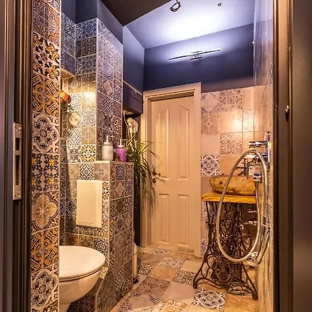 The Cave ✵ Vintage Apartment Varna