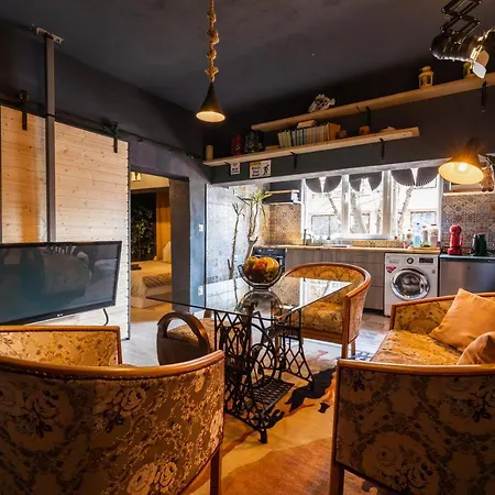 The Cave ✵ Vintage Apartment Varna